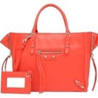 BALENCIAGA｜“紙袋” に着想を得た「ペーパージップアラウンド」デビュー