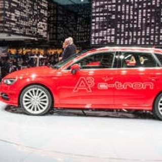 アウディ A3 Sportback e-tronの市販モデルを発表|Audi