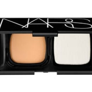 NARS｜輝きを放つ均一な肌に仕上げる、高機能ファンデーション