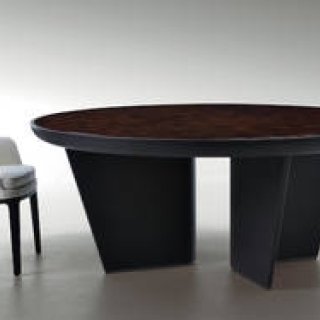 ベントレーの素材とクォリティをまとったファーニチャー｜Bentley