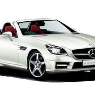 白と赤のコントラストの際立つ特別なSLK｜Mercedes-Benz