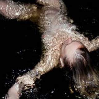 BOOK｜元スーパーモデル、リナ・シェイニウスの最新写真集『05』