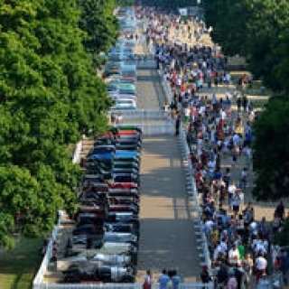 アストンマーティン創立100周年をロンドンで祝う｜Aston Martin