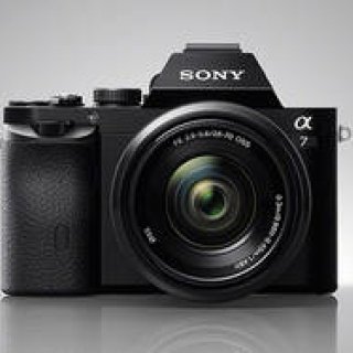 Sony｜世界初フルサイズミラーレス一眼カメラ「α7」「α7R」誕生