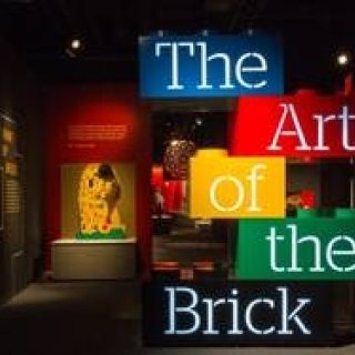 ART FILE 25｜「THE ART OF THE BRICK」｜連載「世界のアート展から」