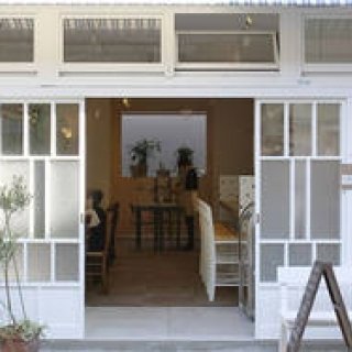 cafe＆gallery｜谷中近くの銭湯前にグリーンなカフェオープン