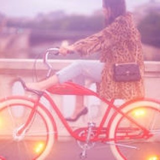 Roger Vivier｜コンマのカタチをしたシューズ「ヴィルギュル」復刻