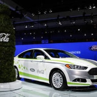 フォード フュージョン エナジーを初公開｜Ford