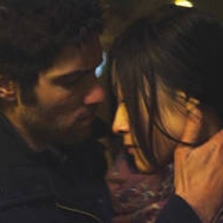 MOVIE｜人生のはざまで揺れ動くある女性の愛 『パリ、ただよう花』