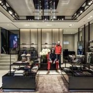 HUGO BOSS｜日本で唯一の旗艦店「BOSS ストア 表参道」が誕生