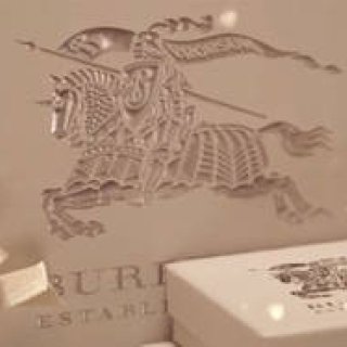 BURBERRY｜クリスマスギフトのコレクションが全国14店舗で登場