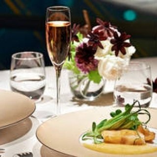 EAT｜ベージュ アラン・デュカス 東京が演出する聖夜