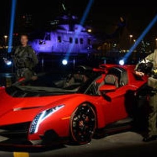 ヴェネーノ ロードスターを公開｜Lamborghini