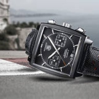 TAG Heuer|伝統の「モナコ」待望のオールブラックモデル