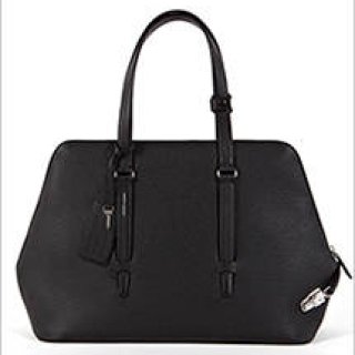 AGNONA｜ステファノ・ピラーティによる初のバッグ「CARA」誕生