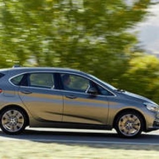 BMW初のFFモデル、2シリーズ アクティブツアラー登場｜BMW