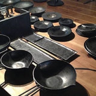 CURATOR’S CUBE｜金属がテーマの展覧会「Form Feels Function #01」