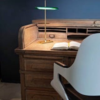 FLOS｜新作スタンドライト「GOLDMAN」国内初披露