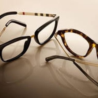 BURBERRY｜トレンチコートにインスパイアされたアイウェア