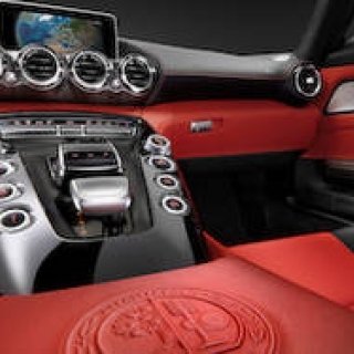 メルセデス AMG GT、そのインテリアを公開｜Mercedes-Benz