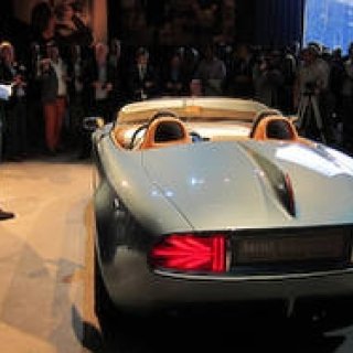 クラシック スポーツカーに仕立てたMINIを公開｜MINI