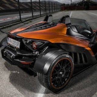 オートバイメーカーが開発したスポーツカー、X-BOW GTに試乗｜KTM