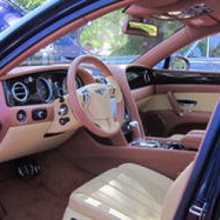 V8エンジンのフライングスパー、日本デビュー｜Bentley