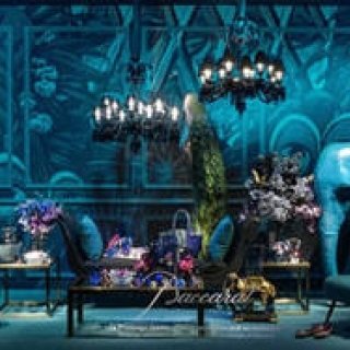 Baccarat｜パリ・プランタンのショーウィンドウを飾るバカラ