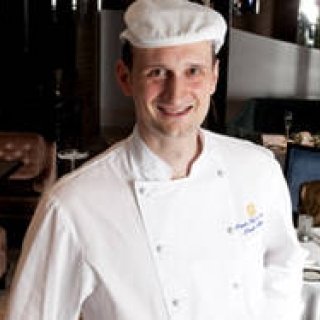 EAT｜水曜の夜、シャングリ・ラ ホテル 東京がオペラ色に染まる！