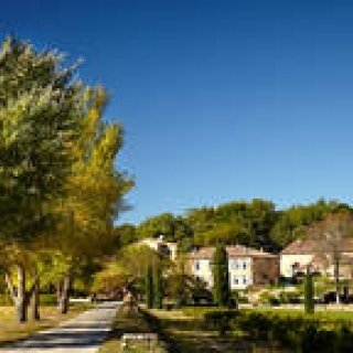 EAT｜ブラピ＆アンジー夫妻が手がけたロゼワイン、今年も間もなく解禁！