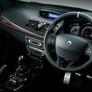 メガーヌ RSとエステートGT220がフェイスリフト|Renault