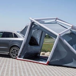 アウディQ3と一体化するテント|Audi