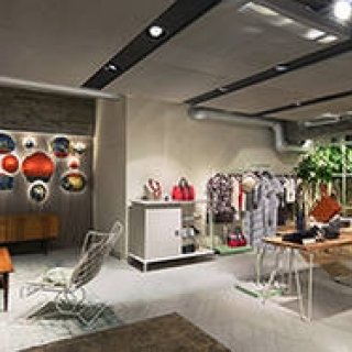 WEEKEND MaxMara｜日本初のフラッグシップショップがオープン