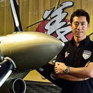 BREITLING｜空のレースを支えるブライトリング