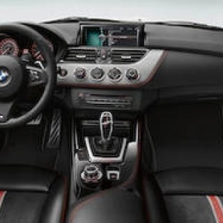 SUPER GTでの1-2フィニッシュを記念したZ4｜BMW