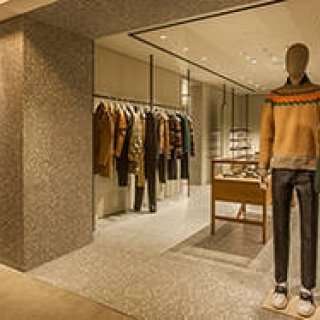 特集｜ヴァレンティノ ウォモのオープン記念限定モデル｜VALENTINO