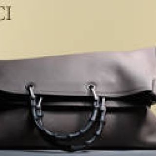 特集｜オン／オフで楽しむ男のクラッチバッグ｜ラグジュアリーにリラックスする“オフ”の12本