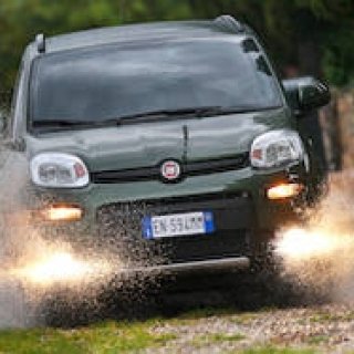 四輪駆動のフィアット「パンダ」を台数限定で導入|Fiat
