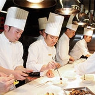 EAT｜目も舌も肥えたゲストをもてなす、最高級のレストランウェディング