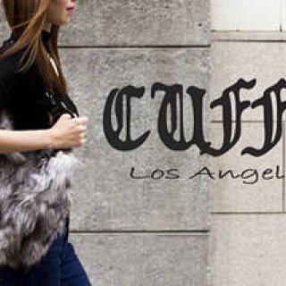 CUFFZ｜「手錠バッグ」の新イメージビジュアル完成