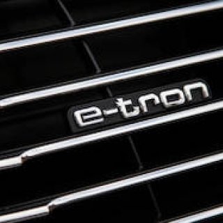 プラグインハイブリッドのアウディA3 e-tronを試す|Audi
