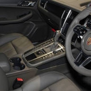 ポルシェ初のコンパクトSUV「マカン」発売開始｜Porsche