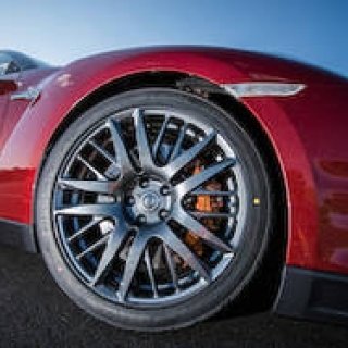 上質な乗り味を進化させたGT-R 2015年モデルを発表｜Nissan