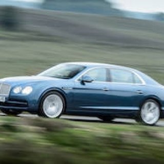 V8を搭載するフライングスパーを英国で試乗｜Bentley