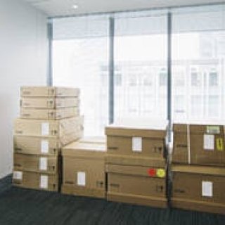 ヴィツゥの名作家具「620 チェア・プログラム」と「621 サイド・テーブル」の魅力｜Vitsoe