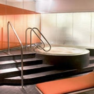 TRAVEL｜スタイリッシュなヴァージン アトランティックのラウンジ