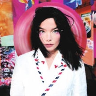 ART FILE 33｜「Björk」｜連載「世界のアート展から」