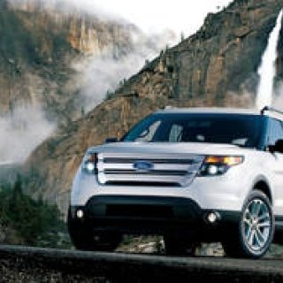 開放的なパノラマビューを楽しめるエクスプローラーの限定車|Ford