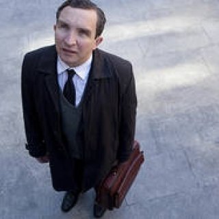 MOVIE｜新聞記事から生まれた心温まる感動作『おみおくりの作法』