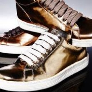新作のメタリック コレクションを発売｜TOM FORD